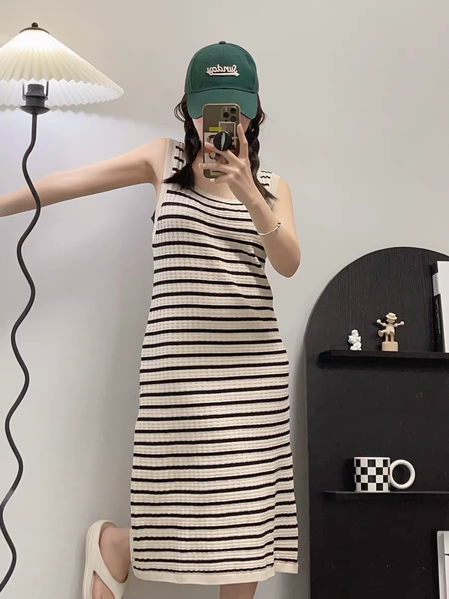 2024新款條紋拼色針織背心連衣裙女裝美式減齡過膝吊帶長裙子