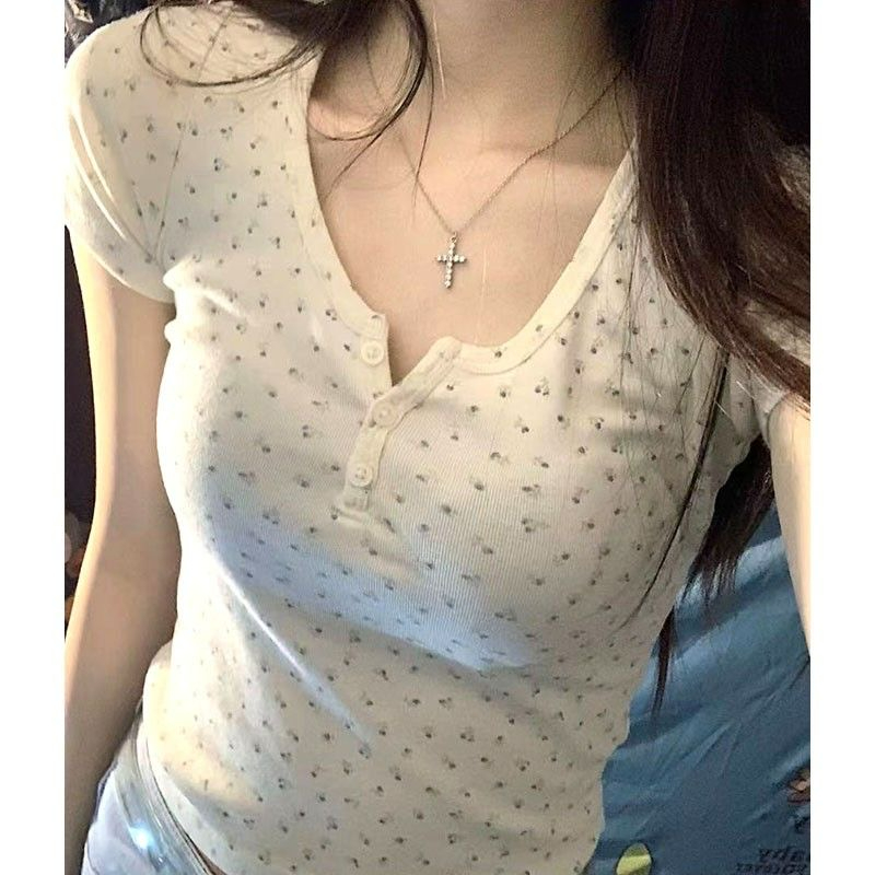 法式溫柔碎花純欲正肩夏季新款短袖t恤女短氣質款修身顯瘦上衣