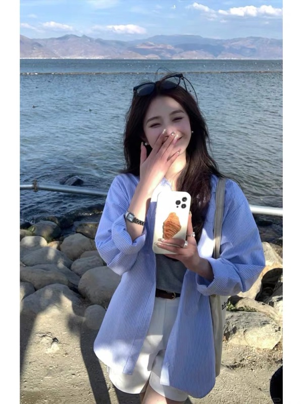 2024新款春藍色條紋開衫設計感小眾時尚百搭短裙小個子穿搭三件套