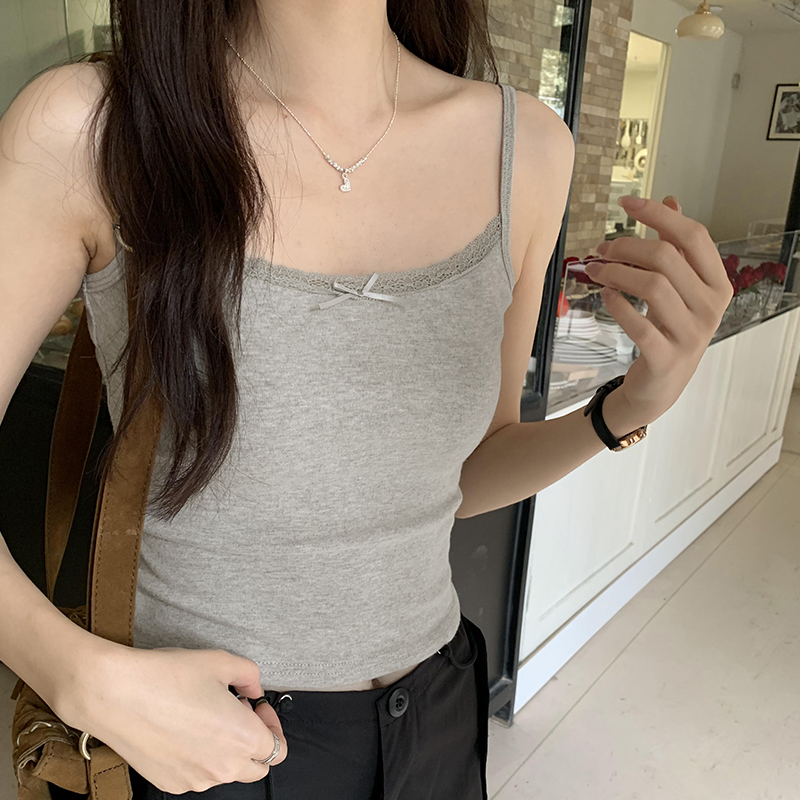 Actual pictures of lace stitching camisole women's summer vacation inner wear 2024 new pure desire short top