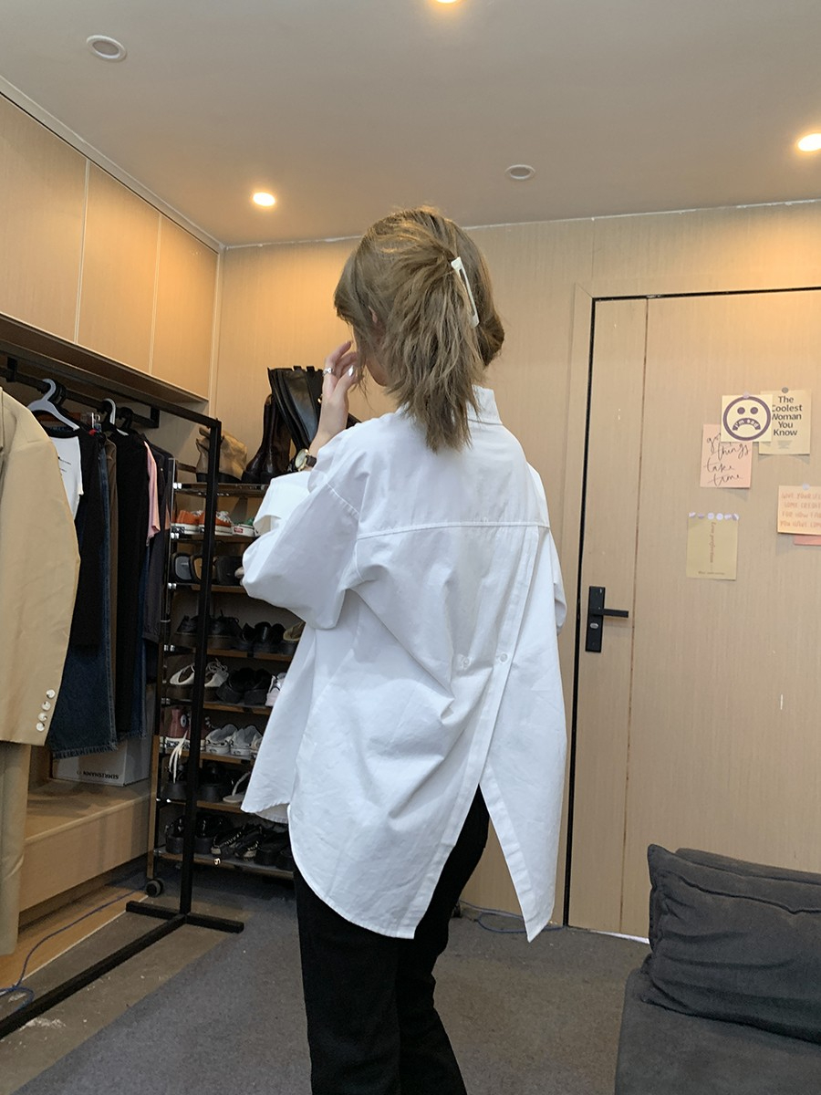 韓系設計感後開叉白色襯衫女洋氣小個子寬鬆休閒內搭上衣早春