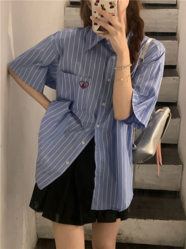 实拍 新款 韩系设计感高级爱心刺绣蓝色条纹短袖衬衫
