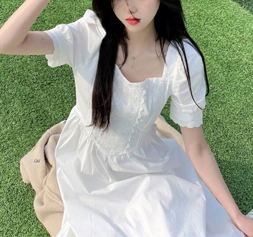 高级感白色方领泡泡袖连衣裙女夏清纯少女长裙夏季法式桔梗仙女裙