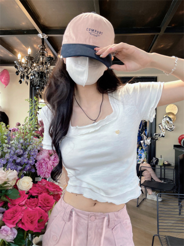 Real shot of sweet and spicy pink right shoulder short-sleeved T-shirt for women summer slimming short-sleeved top T-shirt