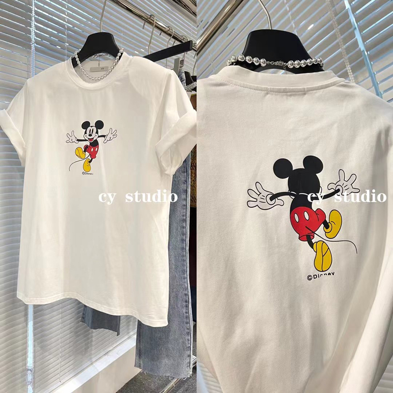 Dropped shoulders, loose fit, 200g combed cotton, back-hemmed short-sleeved T-shirt with print