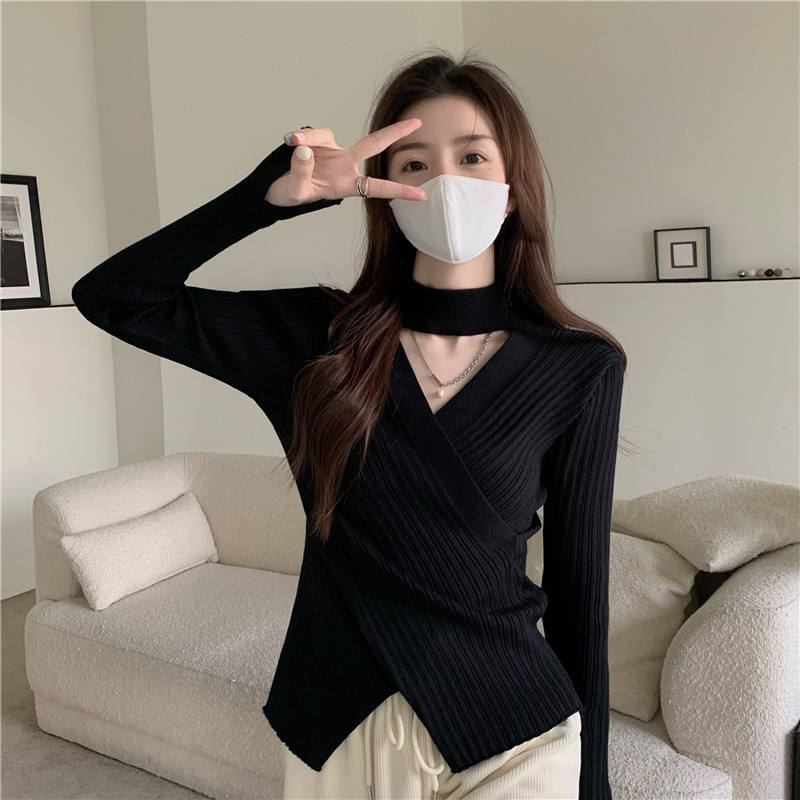 毛衣掛脖鏤空長袖針織衫設計感女小眾秋冬新款純色上衣內搭打底衫