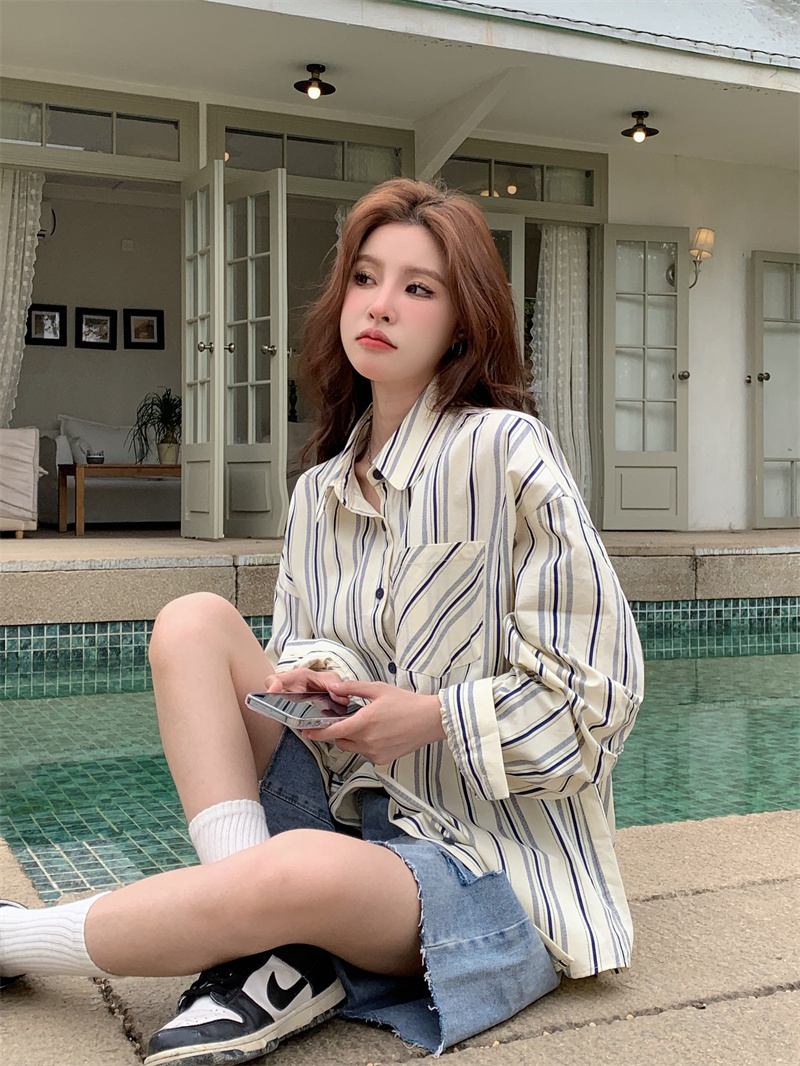 實拍襯衫早春上衣女小眾別致漂亮洋氣小衫設計感條紋長袖襯衣潮