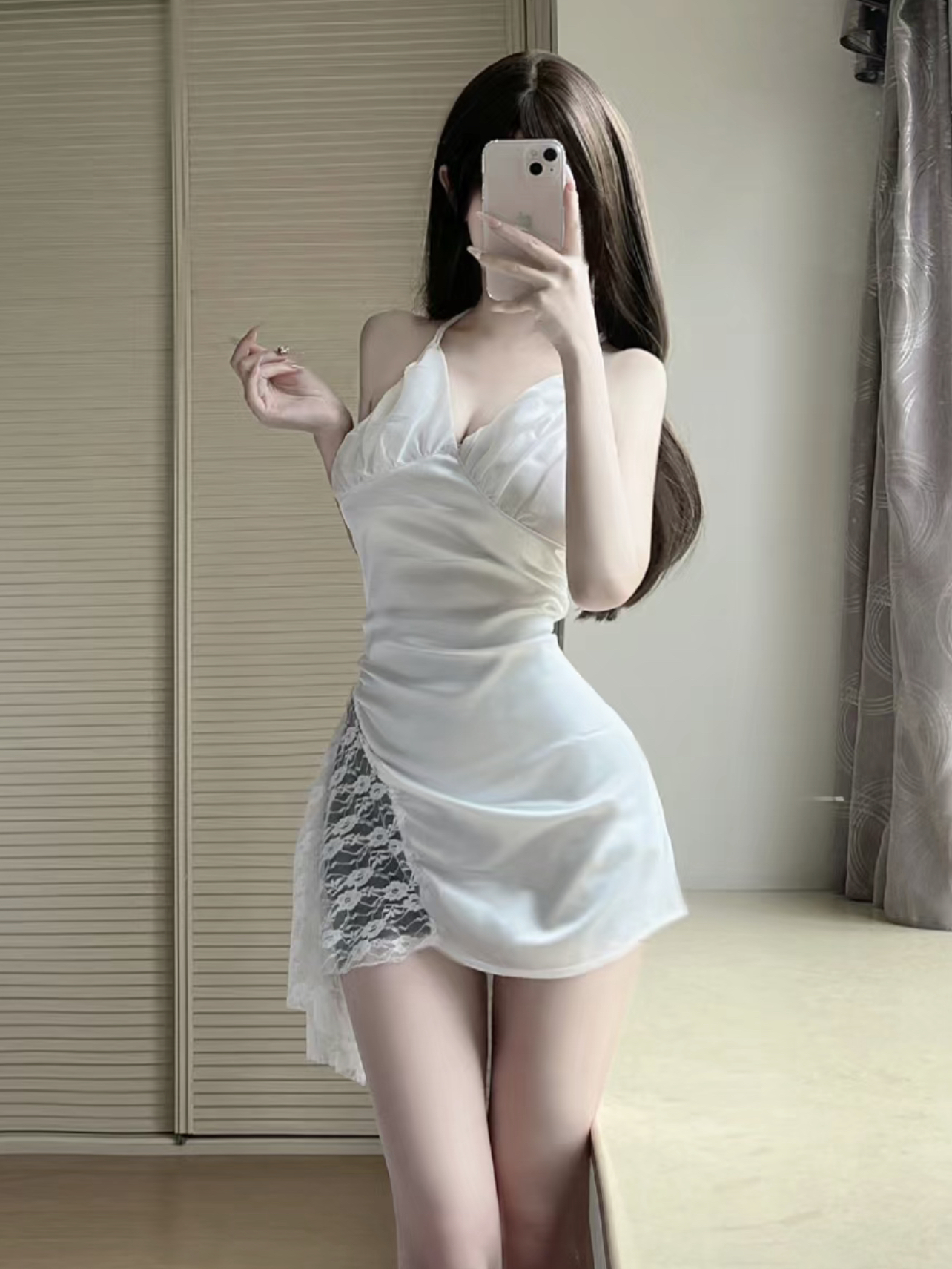 Gardenia 純欲風蕾絲拼接緞面吊帶連衣裙女性感辣妹V領修身短裙子