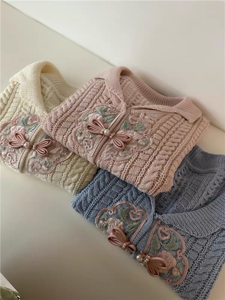 韓系新中式國風V領刺繡針織上衣女2024春夏高級感小個子短款T桖衫