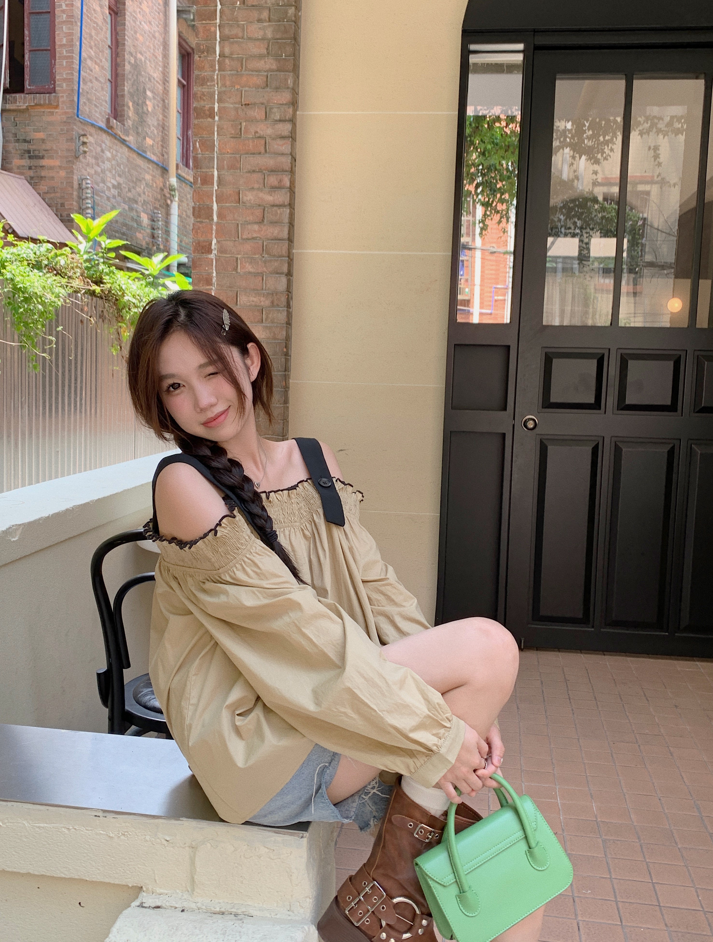 Actual shot of Korean design two-wear one-shoulder suspender shirt top