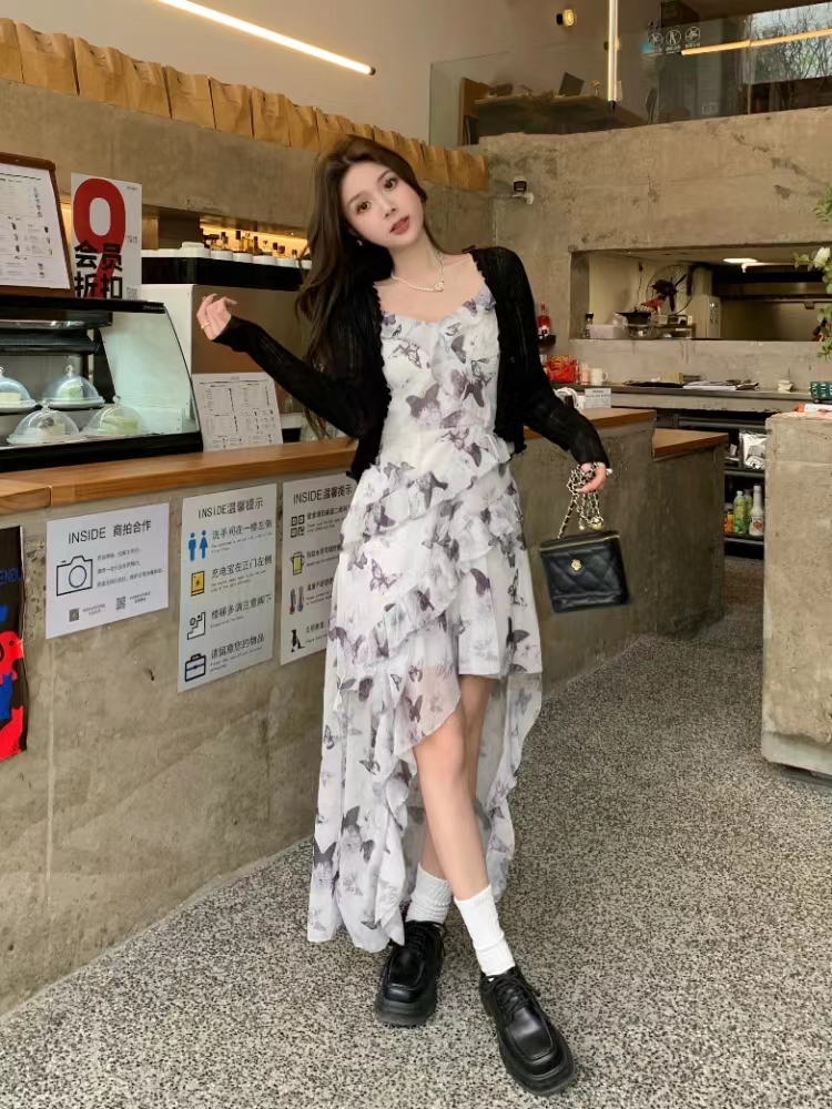 實拍  大碼2024蝴蝶結碎花荷葉邊吊帶裙女開叉設計感連衣裙套裝