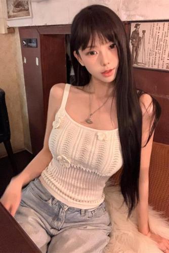 Real shot of Milky Trap Design niche flower knitted camisole women's inner layering top