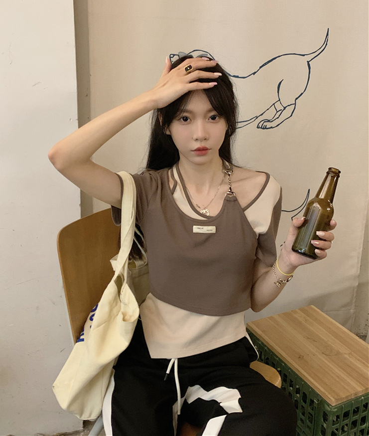 官圖 不規則假兩件短袖T恤女夏季小眾設計感辣妹短款修身掛脖上衣