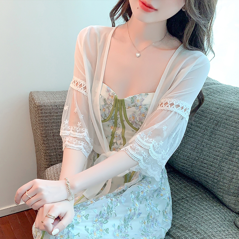 Has been shipped small shawl coat women's 2024 spring and summer new small waistcoat versatile sun protection coat ultra-thin short outer wear