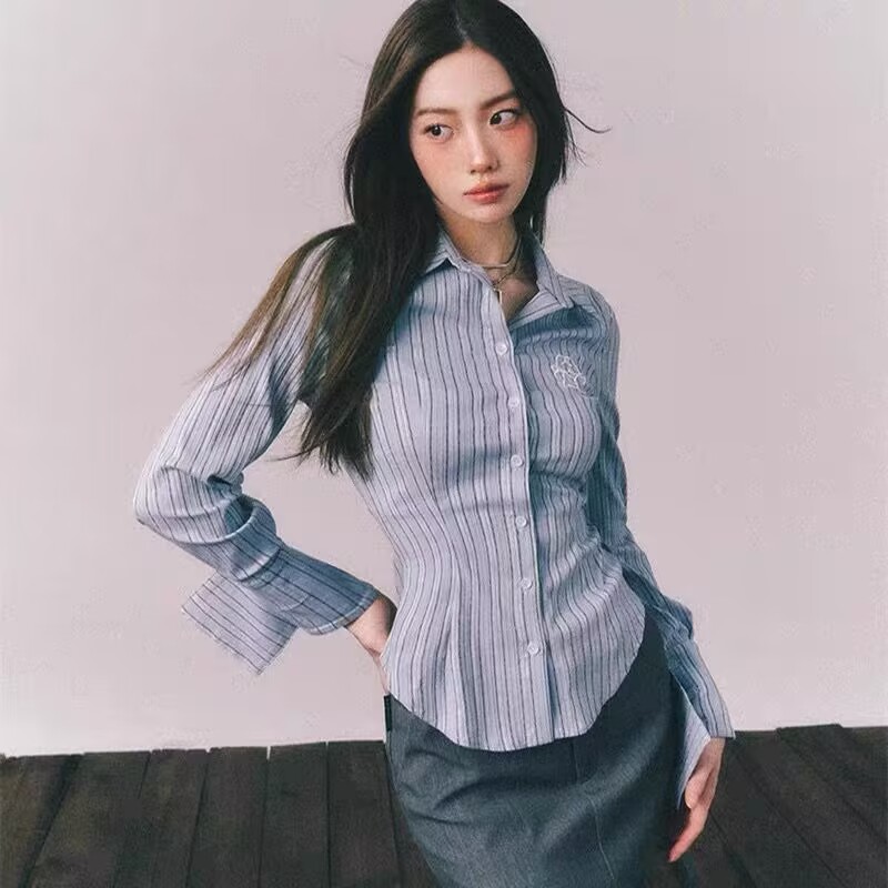 LaluneDuCielLLDC刺繡logo肌理感條紋修身收腰襯衫女打底上衣