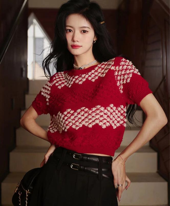 梅子熟了 高級設計感復古拼色鈎花針織衫女春夏紅色圓領短款上衣