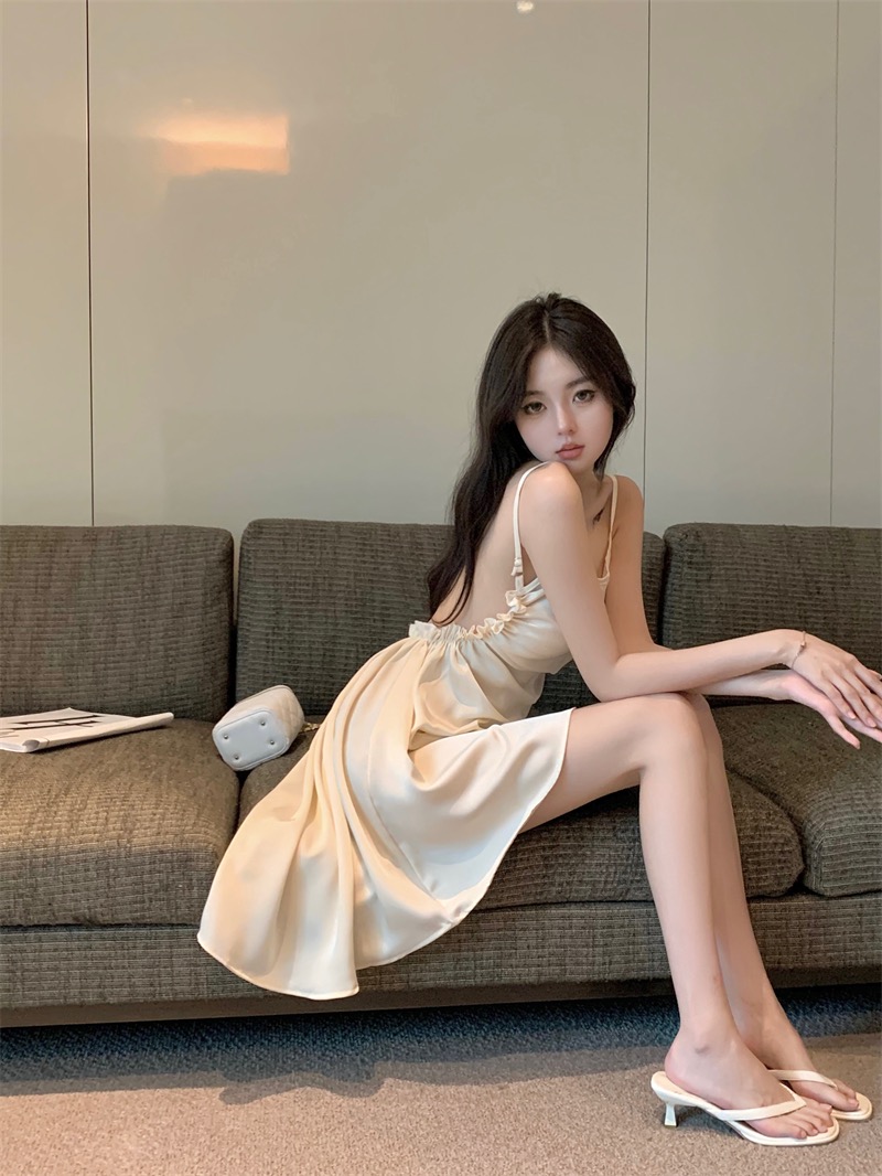 實拍~夏季新款性感露背顯瘦氣質連衣裙女鬆緊腰高級感吊帶裙