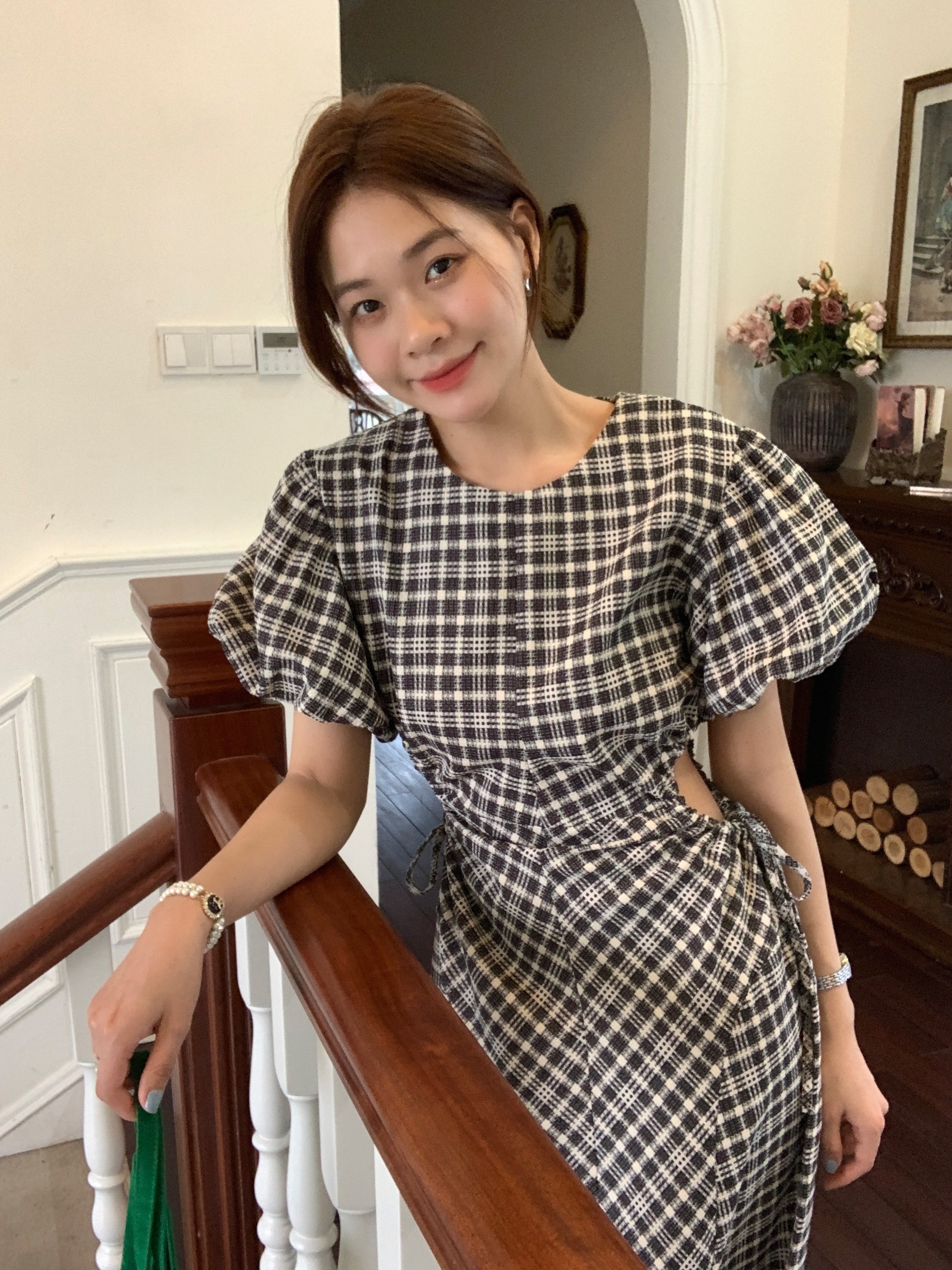 實拍 法式復古高腰A字露腰抽繩設計顯瘦格子泡泡袖圓領連衣裙