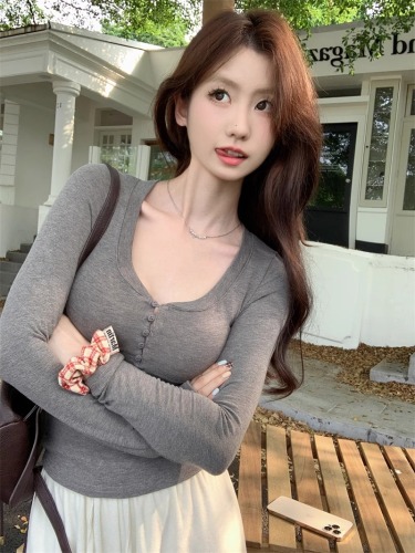 Spring and Autumn Hot Girls Slim Fit Bottoming Shirt Pure Lust Style Long Sleeve T-shirt with Women's Short Versatile Top