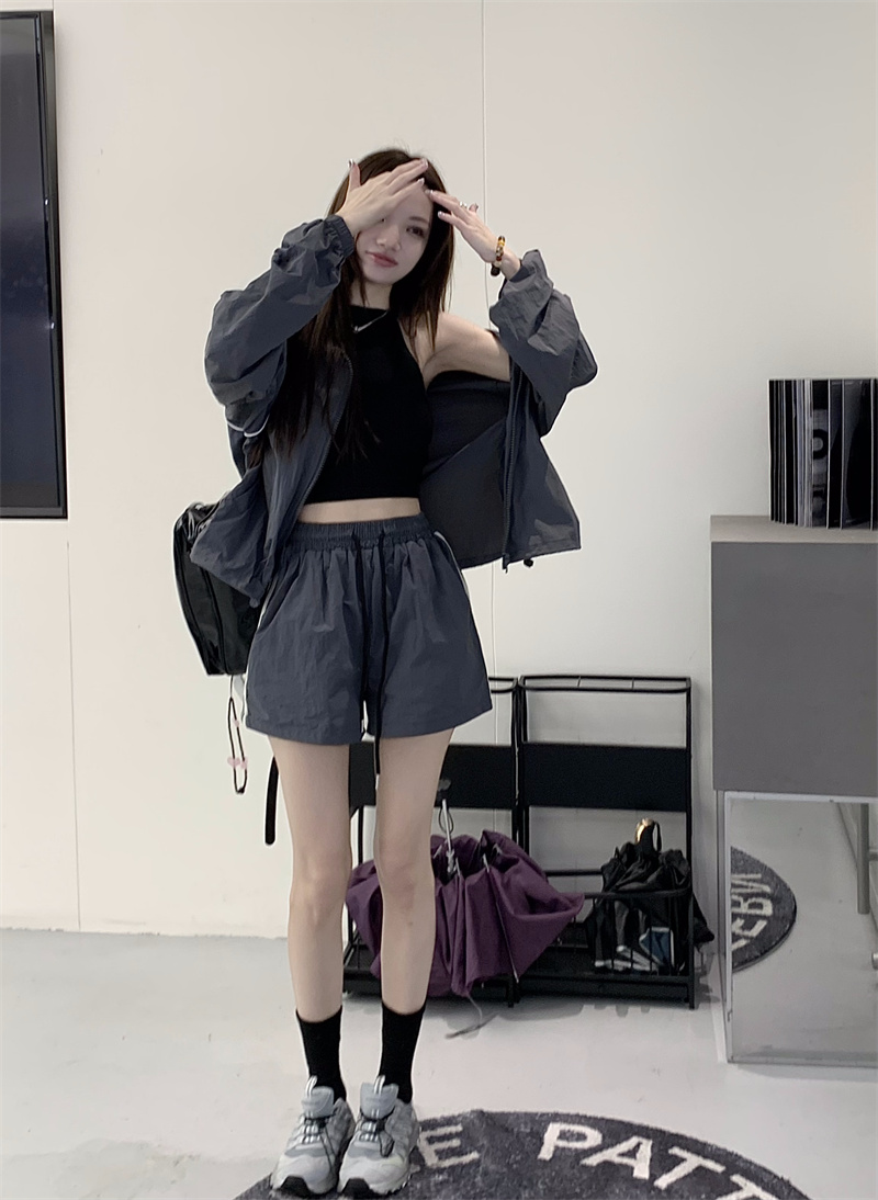 實拍~休閒運動衝鋒衣女短款拼接寬鬆防嗮外套上衣闊腿短褲