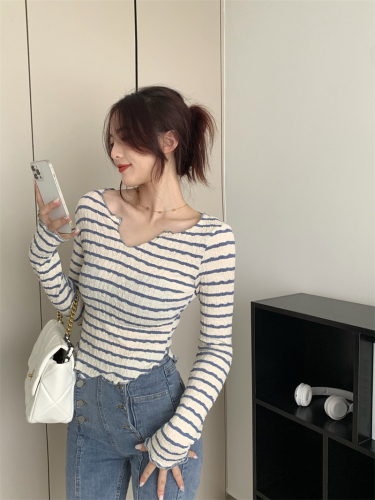 Actual shot of designer V-neck fungus T-shirt women's striped long-sleeved top
