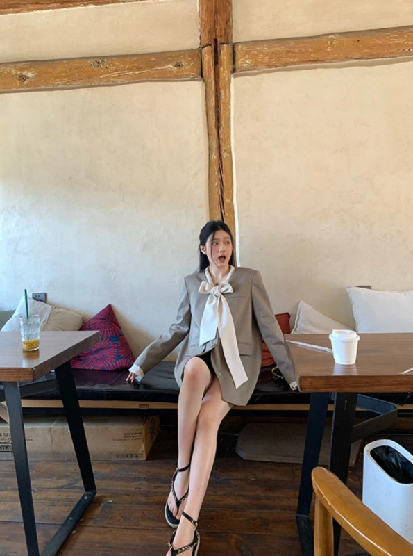 王少女的店 卡其灰色早春時尚綁帶西裝外套百搭時尚上衣