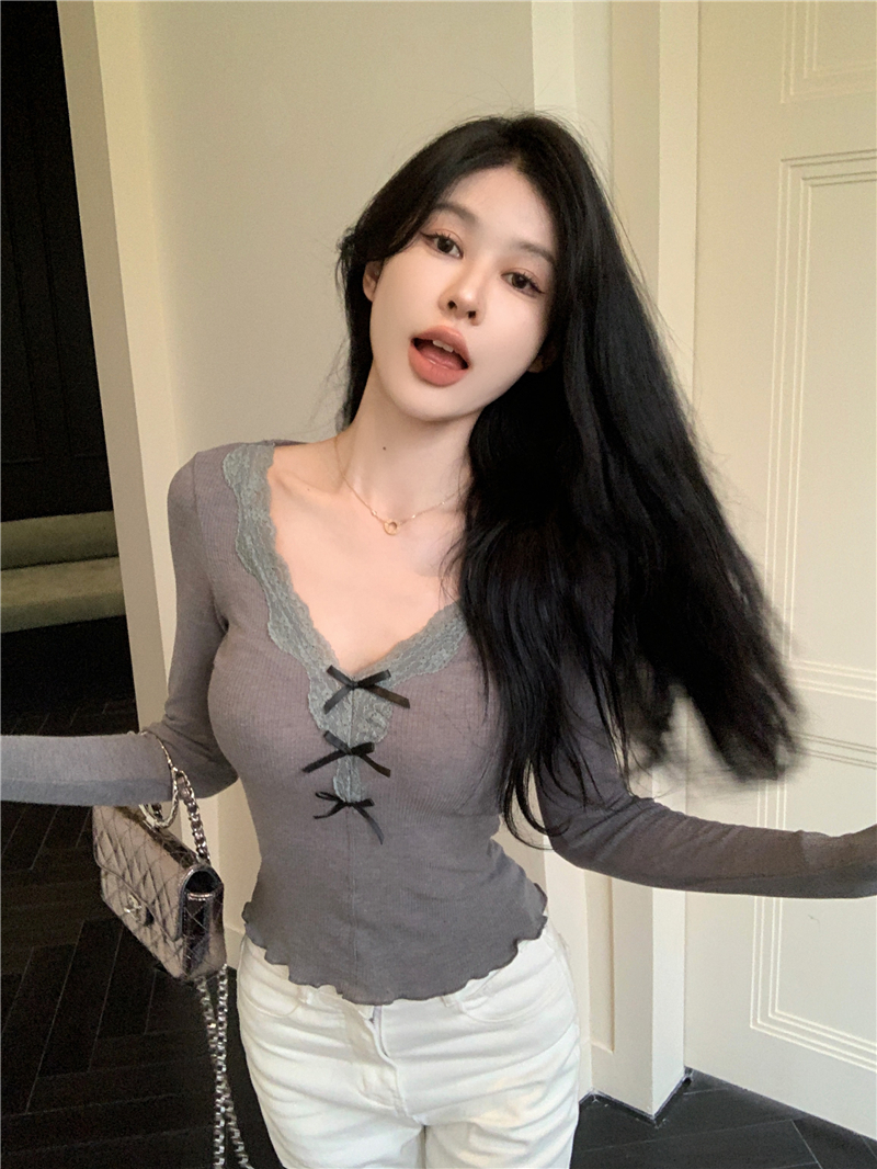 實拍  V領木耳邊蕾絲蝴蝶結針織衫女修身辣妹短款上衣