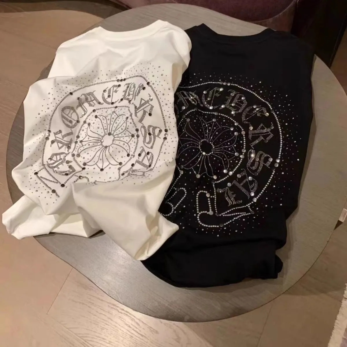 早春十字架後背馬蹄梵文燙鑽圓領短袖T恤女寬鬆設計感時尚上衣ins
