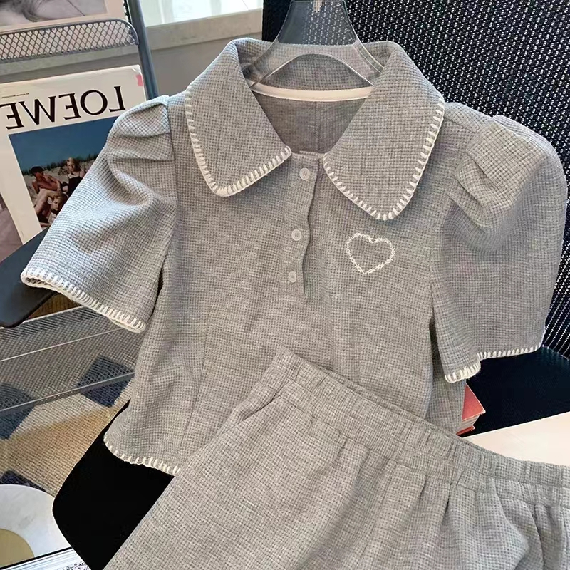 休閒時尚套裝夏季2024年新款時髦洋氣運動服短褲兩件套短款女裝