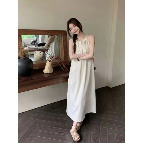 New style French gentle style halter neck suspender dress, loose and slimming, niche lazy style long skirt