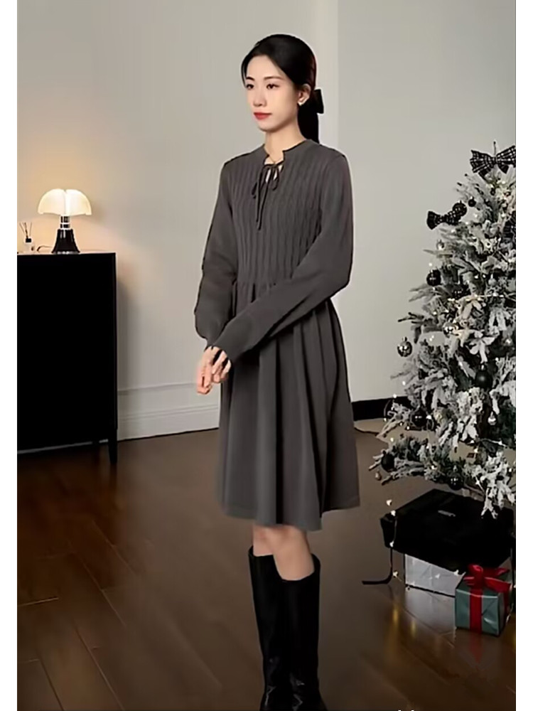 闊色法式重工針織連衣裙女秋冬季新款短款毛衣裙修身內搭裙子