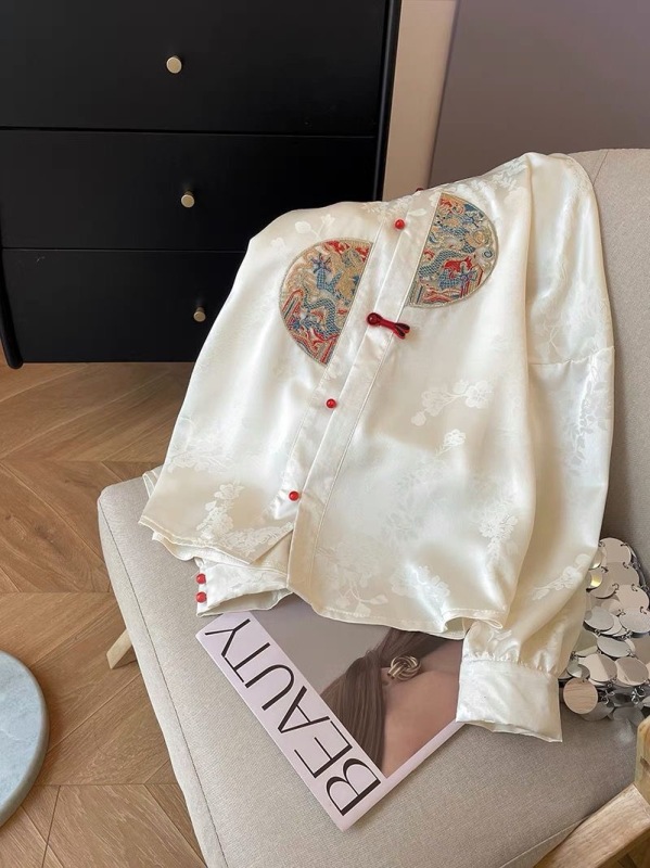 新中式馬面裙搭配襯衫女春款2024新款復古國風刺繡襯衣超好看上衣