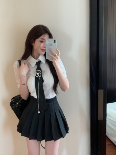 实拍~山茶花领带韩国学院风减龄泡泡袖衬衫+高腰百褶裙两件套