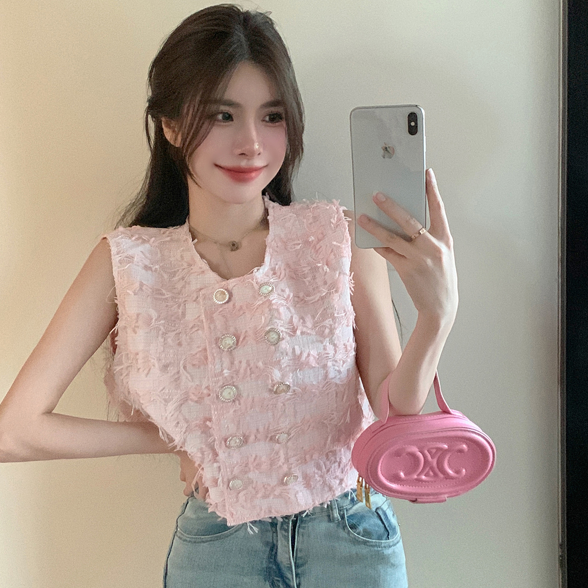 新款小眾洋氣毛毛無袖雙排扣圓領小香風名媛馬甲女
