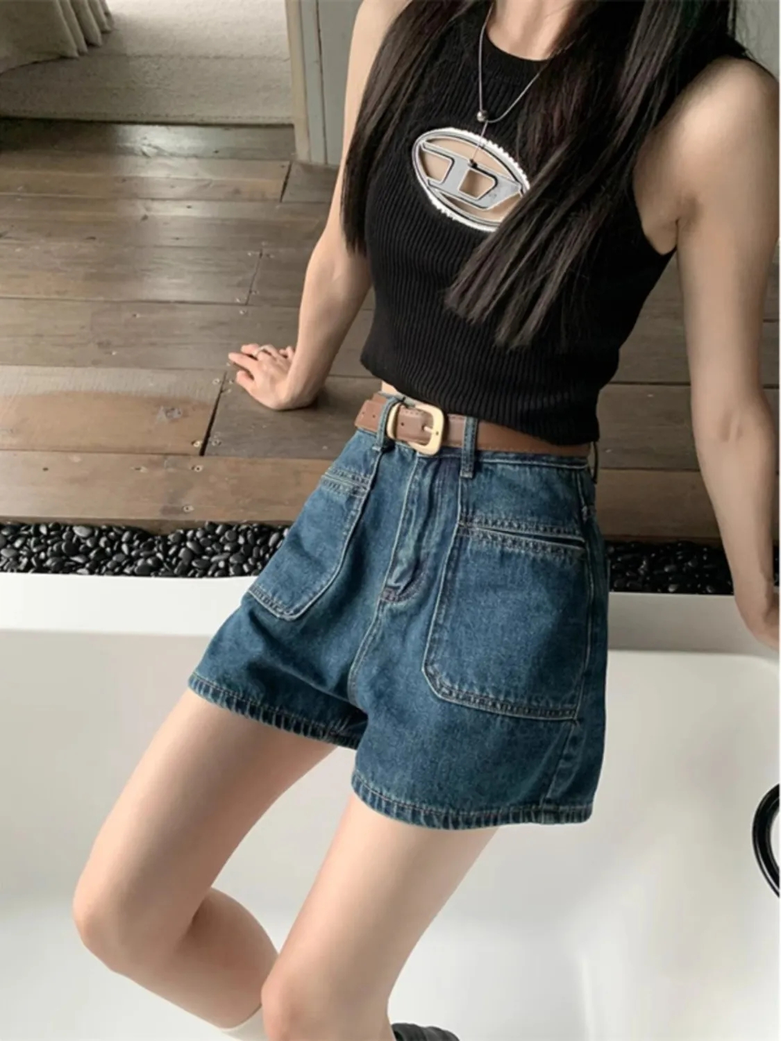 Designed retro high-waisted jeans for women, blue shorts, petite wide-leg pants, loose pockets, straight-leg pants, hot pants