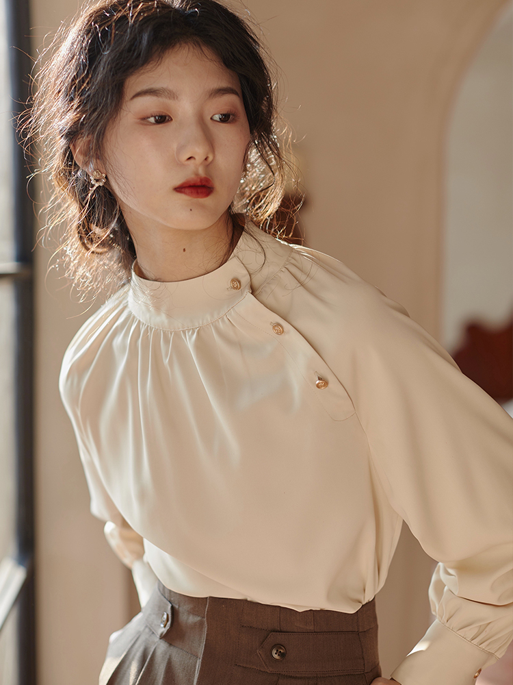 新中式國風別致斜扣緞面襯衫女早春季復古宮廷風立領疊穿內搭上衣