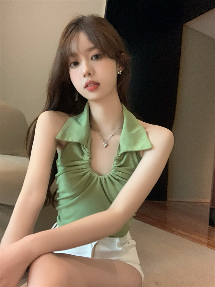 Be careful, hot girl style backless halter top for women summer 2024 new internet celebrity fashion pleated slim short top