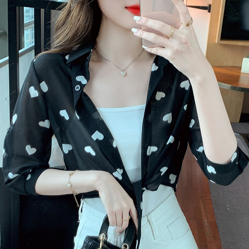 Has shipped small shawl coat women's 2024 spring and summer new versatile mesh sun protection clothing ultra-thin short outer cardigan