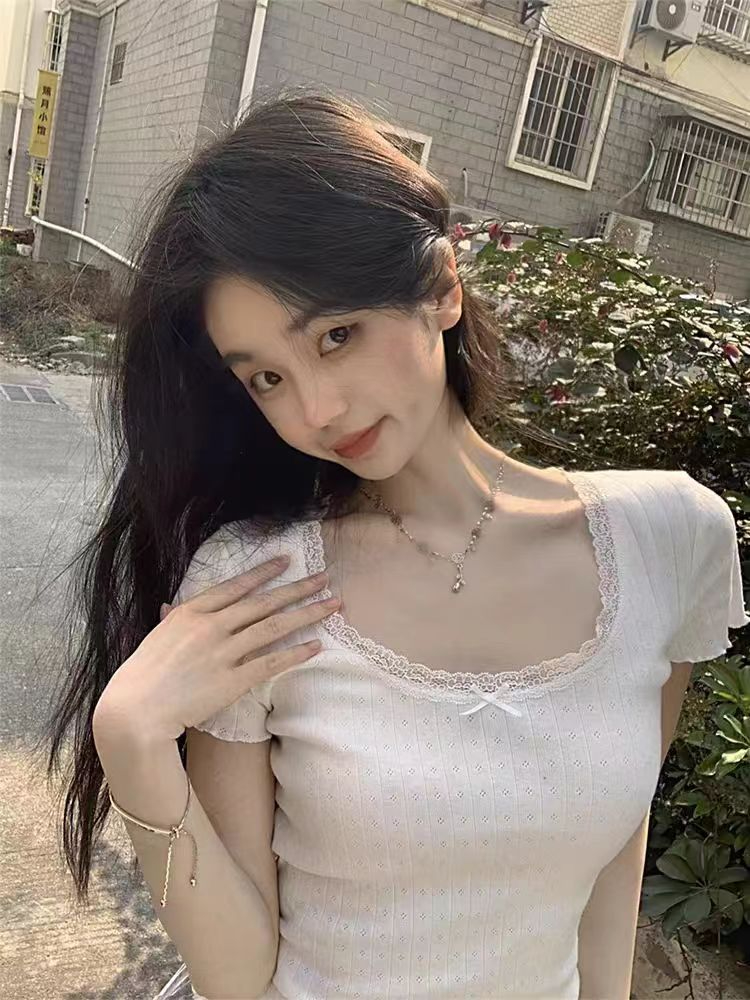 官圖 短袖T恤女法式白色純欲小眾蕾絲邊拼接設計辣妹短款修身上衣