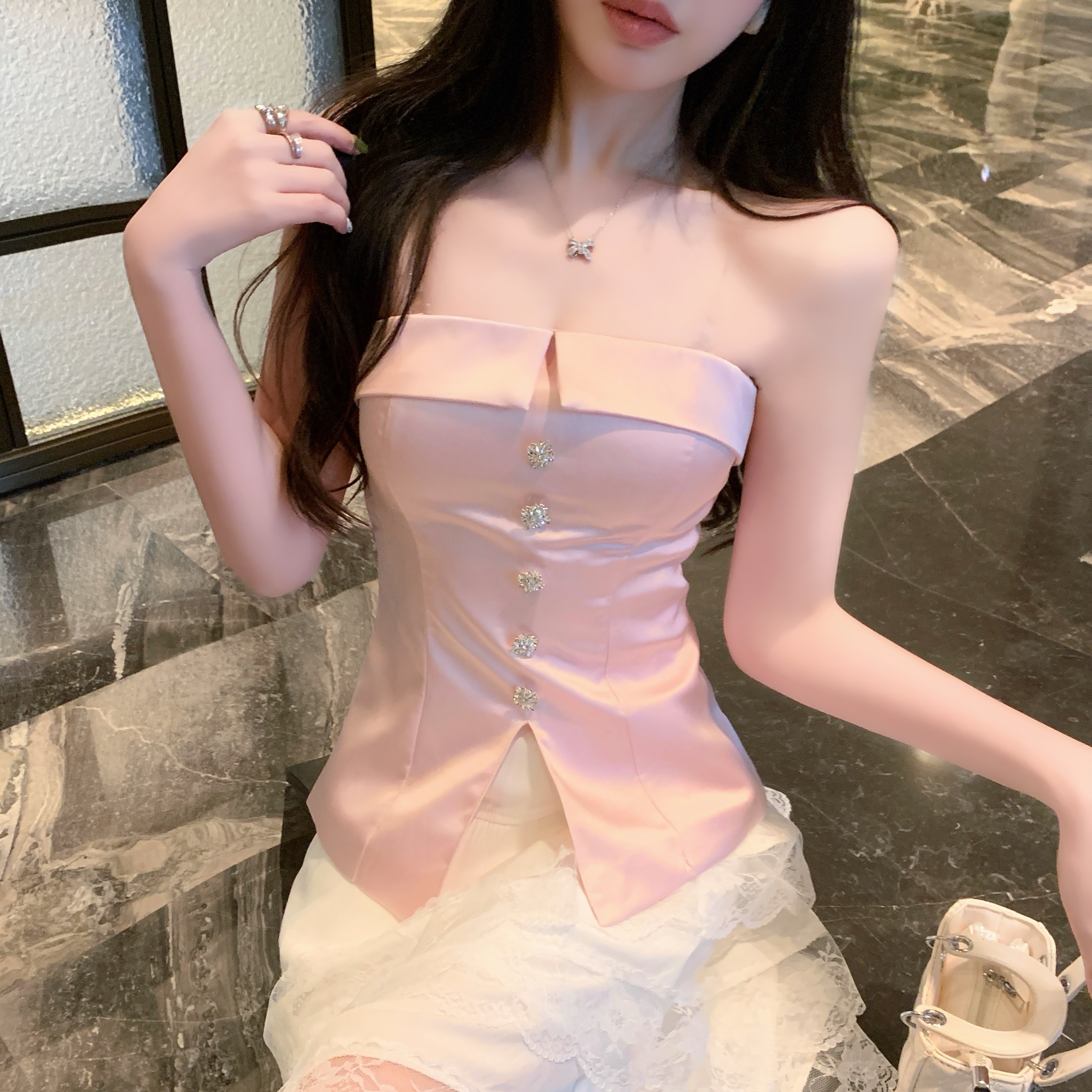 實拍純欲風氣質輕奢抹胸背心新款高級感簡約時尚開叉緞面上衣