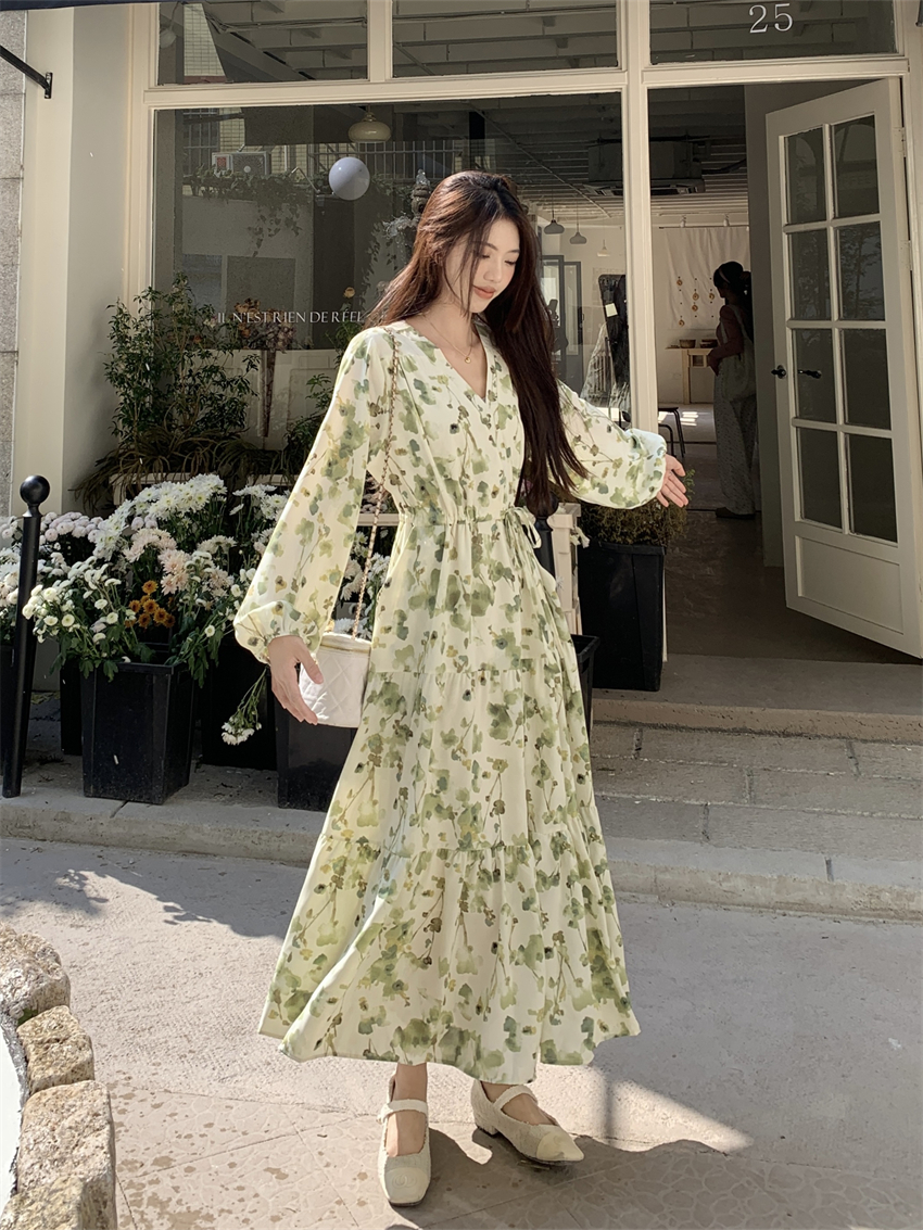 實拍 溫柔風碎花連衣裙女春季新款2024設計感氣質收腰中長蛋糕裙