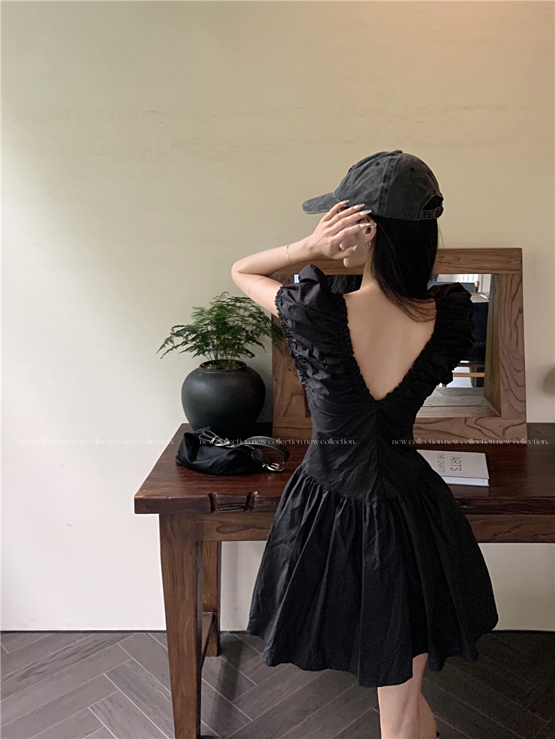 Real shot of summer temperament and high-end dress, hot girl's waist-cinching princess puffy short skirt