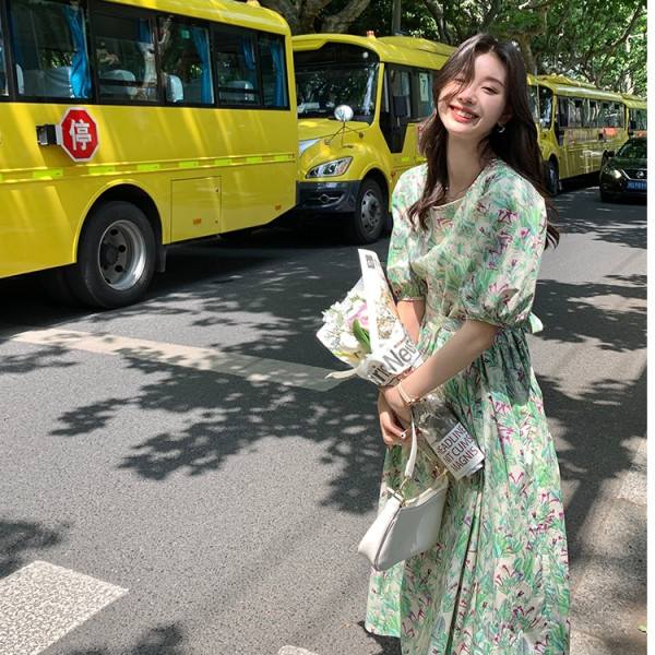 新款女春裝高腰長款連衣裙女夏小清新碎花方領短袖裙收腰
