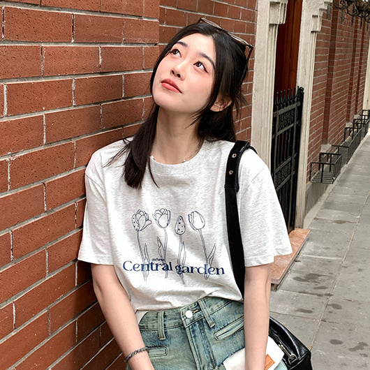 夏季粉色圓領上衣小眾夏日手繪感鬱金香印花寬鬆短袖T恤女ins