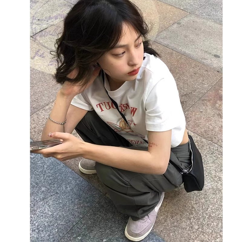 高質量純棉220克精梳緊密手感好印花修身辣妹寬鬆短款t恤女