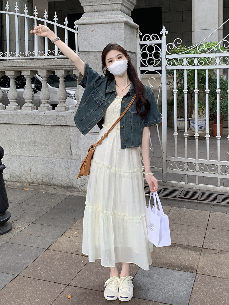 實拍  韓版chic復古短款牛仔外套+甜美風褶皺吊帶連衣裙