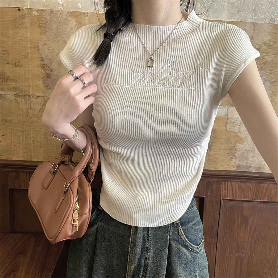 實拍夏季甜辣性感修身無袖背心女短款刺繡冰絲針織上衣