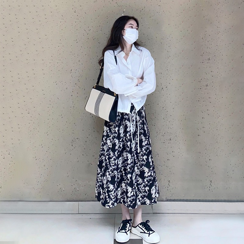 春裝女2024年新款茶系一整套早春穿搭茶歇法式小香風連衣裙子套裝