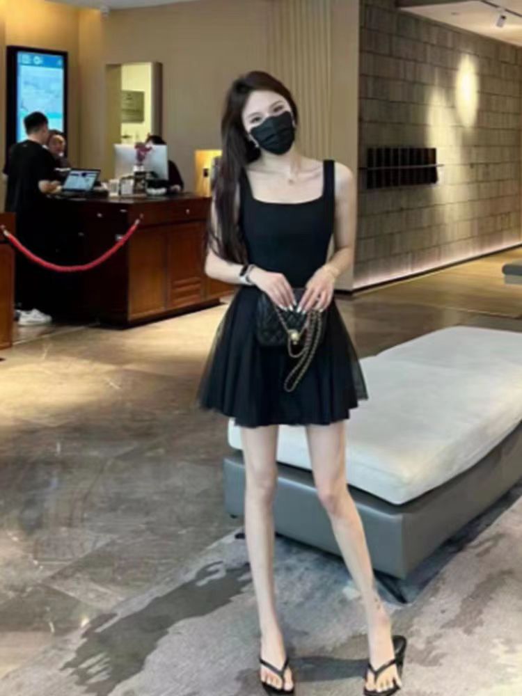 2024黑色網紗吊帶連衣裙女春夏新款法式設計感小眾收腰顯瘦短裙子