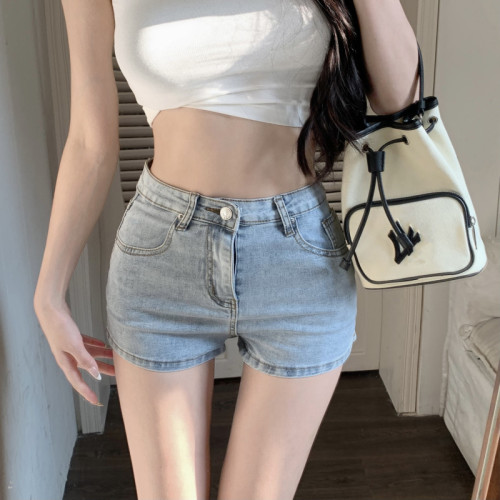 Real shot!  Leg-lengthening ultra-short denim shorts for hot girls, tight elastic high-waisted hot pants for small people that cover the buttocks